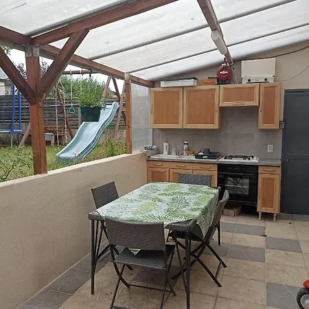 Très Bel Entier, Terrasse, Jardin à Metz